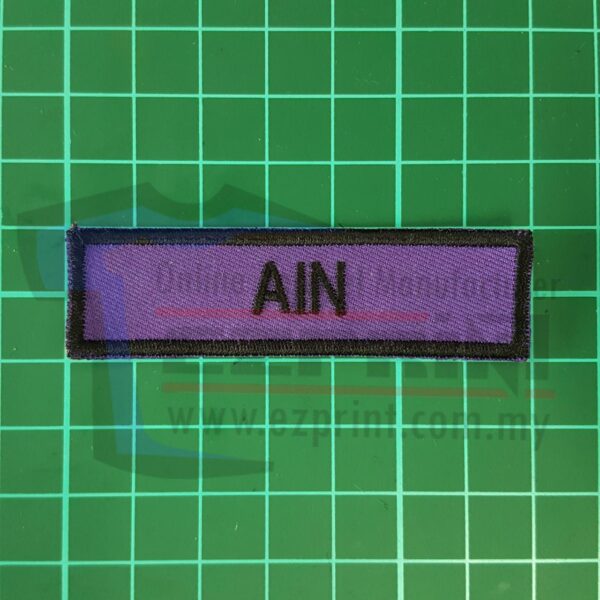 1Set 4pcs NameTag (Benang Hitam, Kain Ungu)